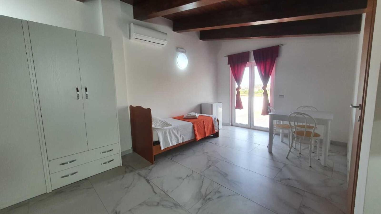 Alepou Guest House Gasperina Habitación foto